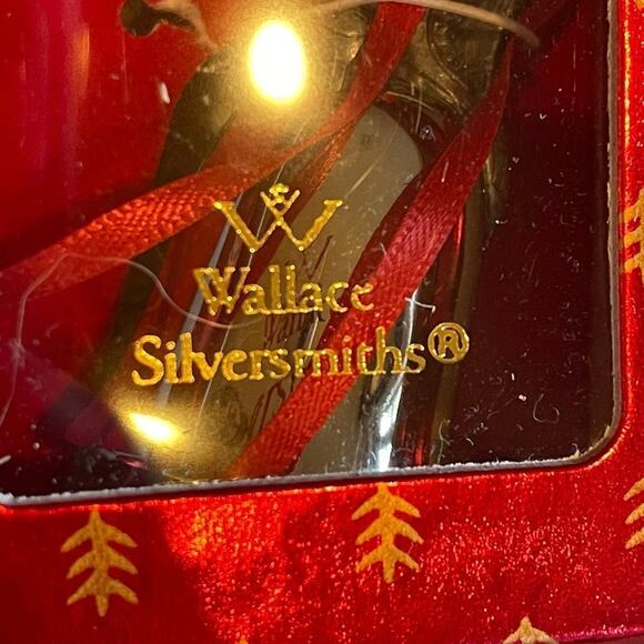 Wallace Silversmiths pewter christmas ornament Santa with stocking mini bell - Picture 3 of 8